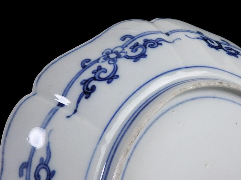 大聖寺伊万里　金襴手　丸紋に花鳥紋　牡丹の図　８寸皿　B351AS-CVe