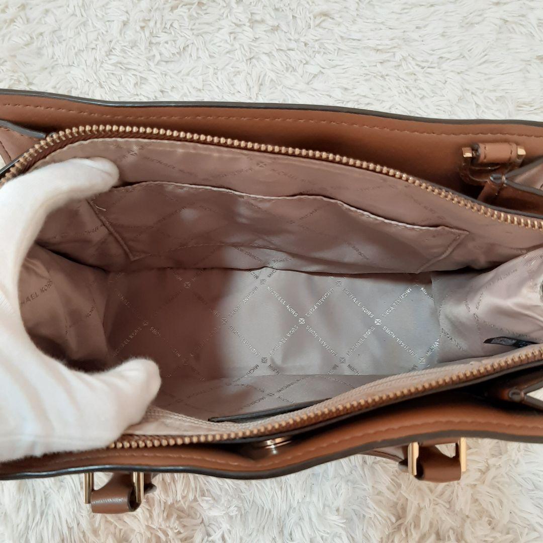 MICHAEL KORS　マイケルコース　ハンドバッグ　チャーム付き　ブラウン