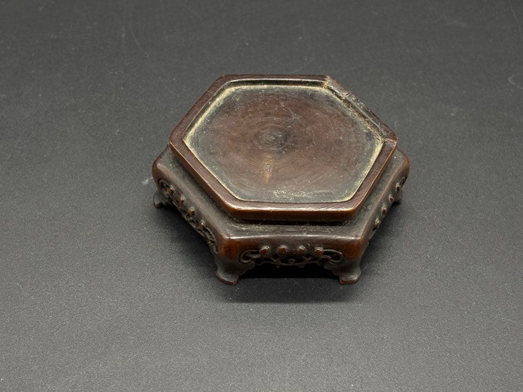 銅製 六角双耳飾花器 手彫唐木花台付 /金属工芸 唐銅 斑紫銅 花入 花瓶