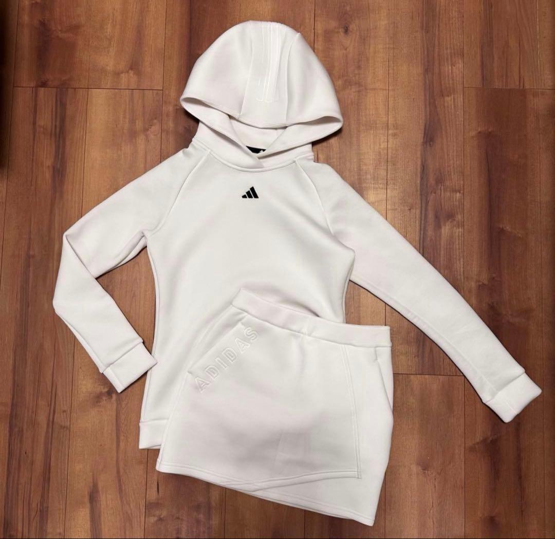ダンボールニット　セットアップ　ホワイト　アディダス　　フード付き　長袖　秋冬