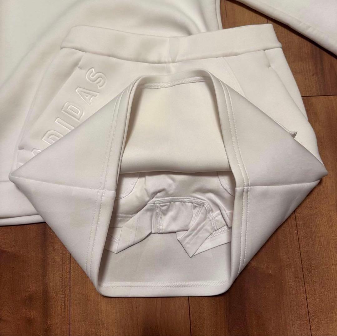 ダンボールニット　セットアップ　ホワイト　アディダス　　フード付き　長袖　秋冬