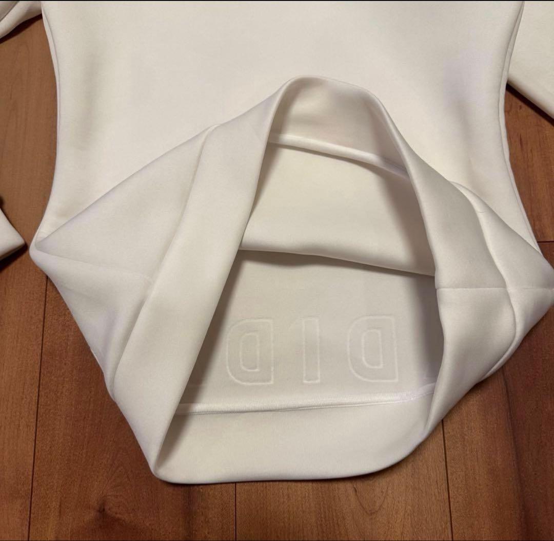 ダンボールニット　セットアップ　ホワイト　アディダス　　フード付き　長袖　秋冬