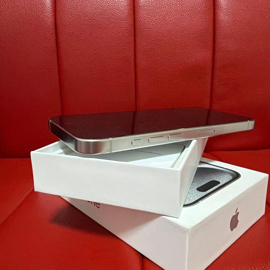 Apple iPhone 15 Pro 512GB ホワイトチタニウム