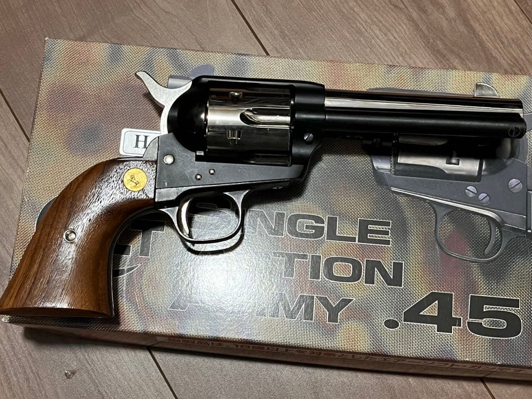 COLT S.A.A. .45 シングルアクションリボルバー