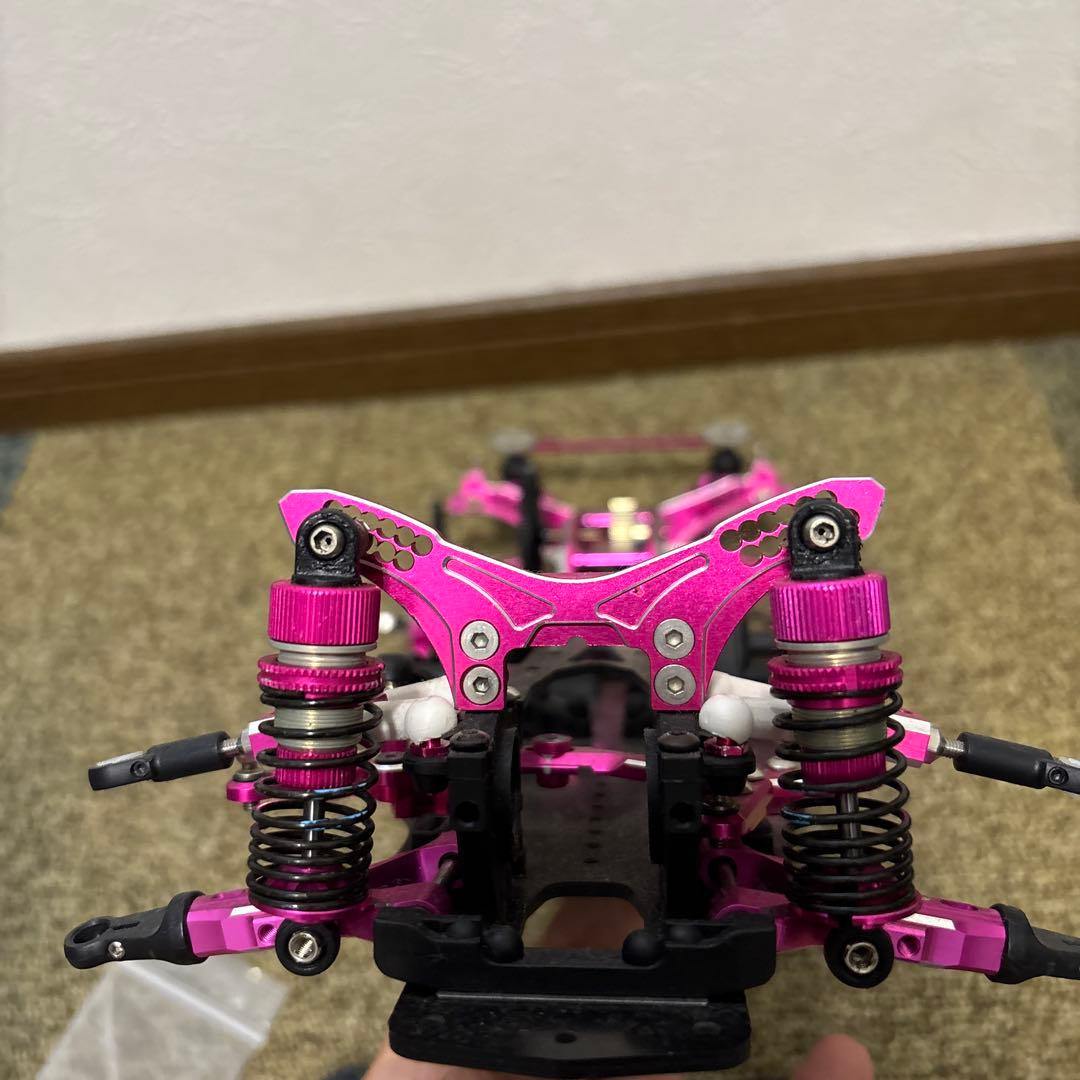 ラジコンシャーシ　サクラD4ピンク