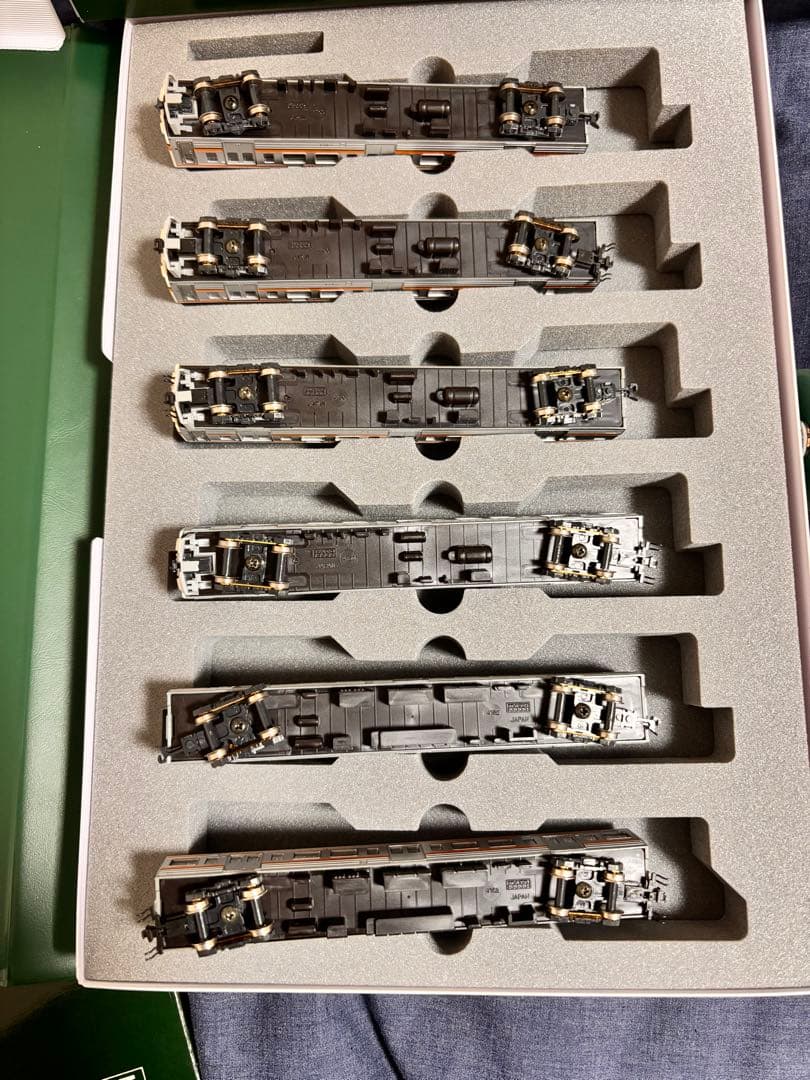 KATO 211系(旧製品)13両　モーター付き