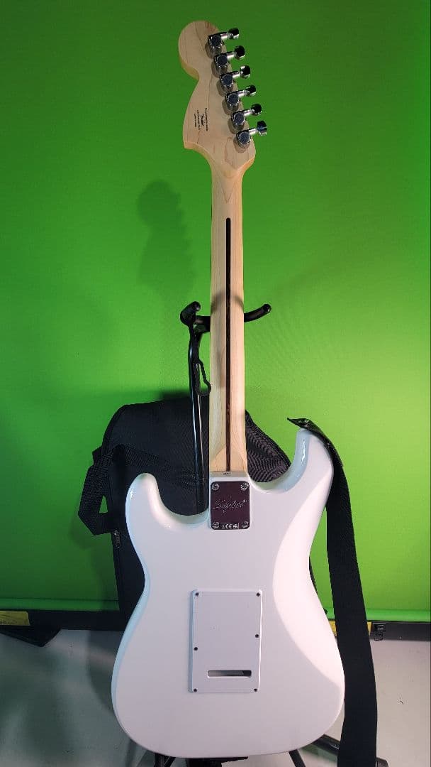 Squier by Fender stratocaster White 美品