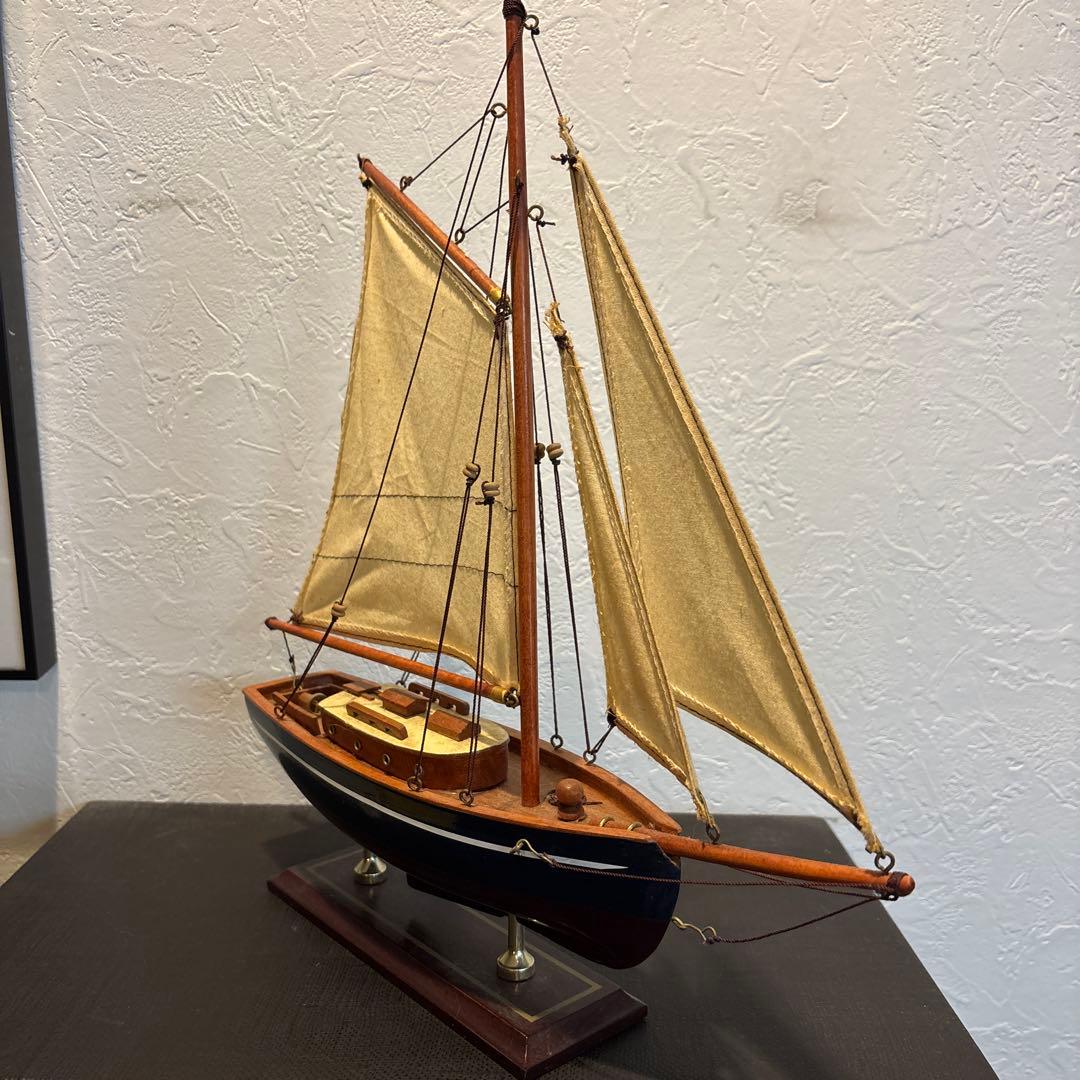 ベルギー製　帆船模型
