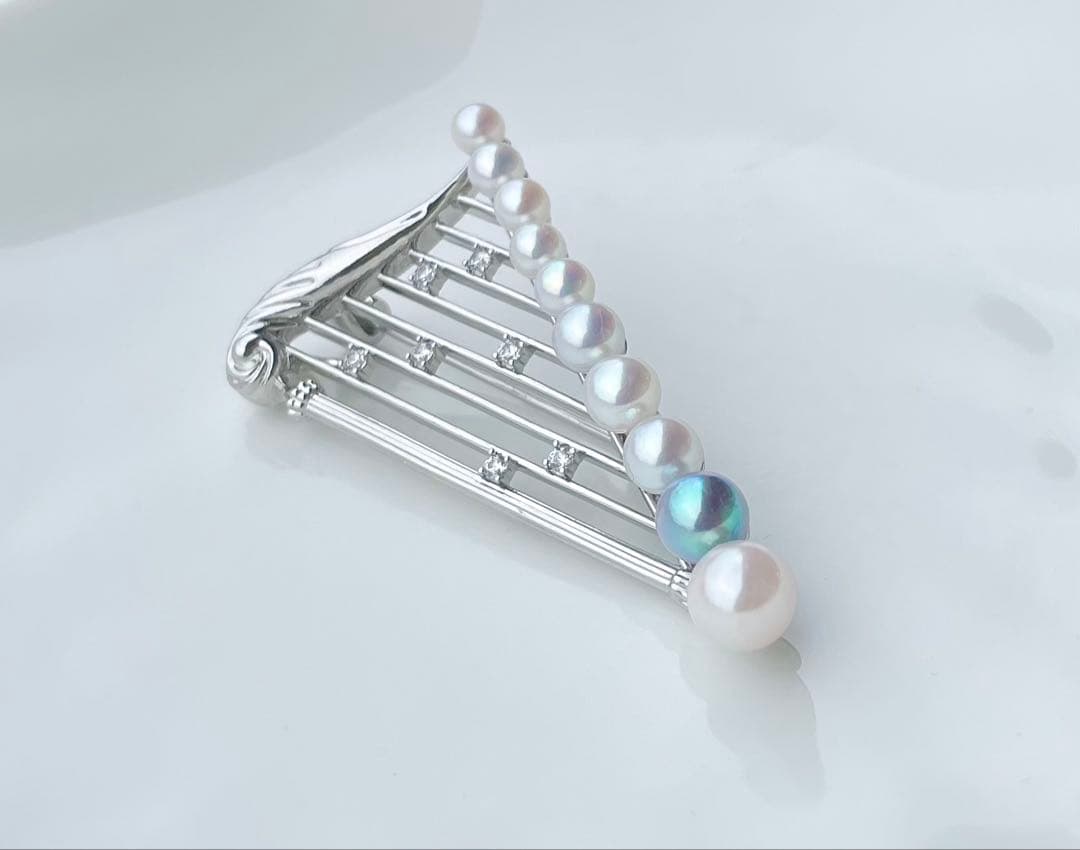 あこや真珠 極上本真珠 虹色ブローチ マルチカラー 音楽会 卒業入学式 月の竪琴