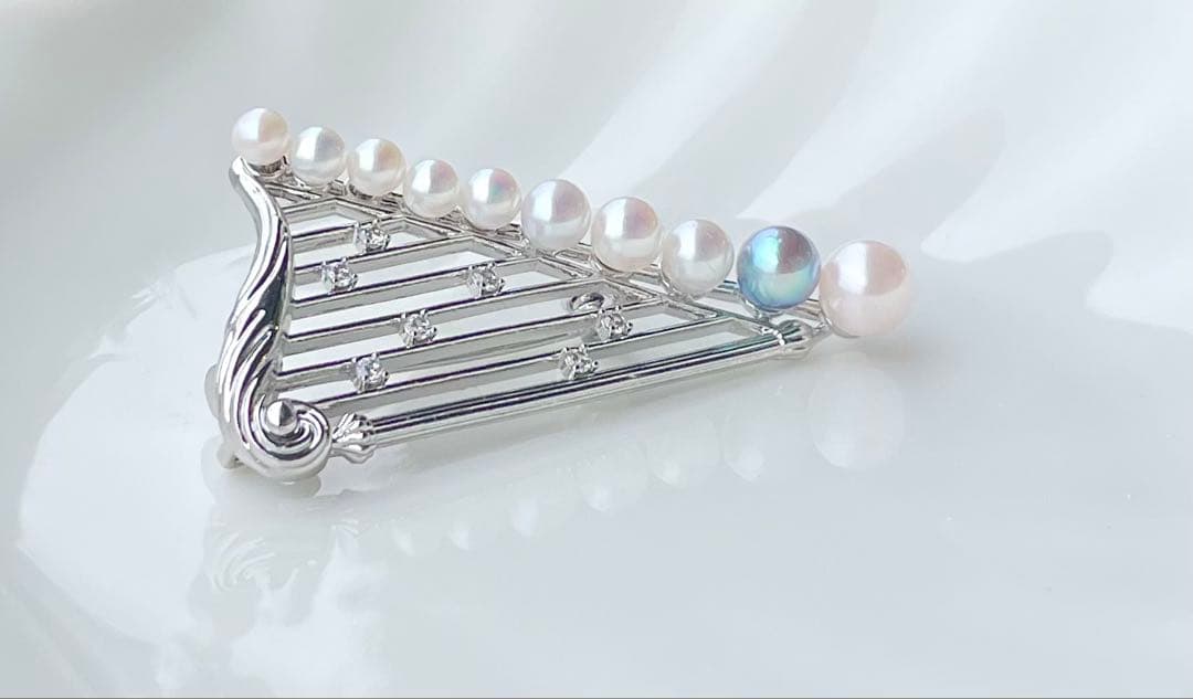 あこや真珠 極上本真珠 虹色ブローチ マルチカラー 音楽会 卒業入学式 月の竪琴