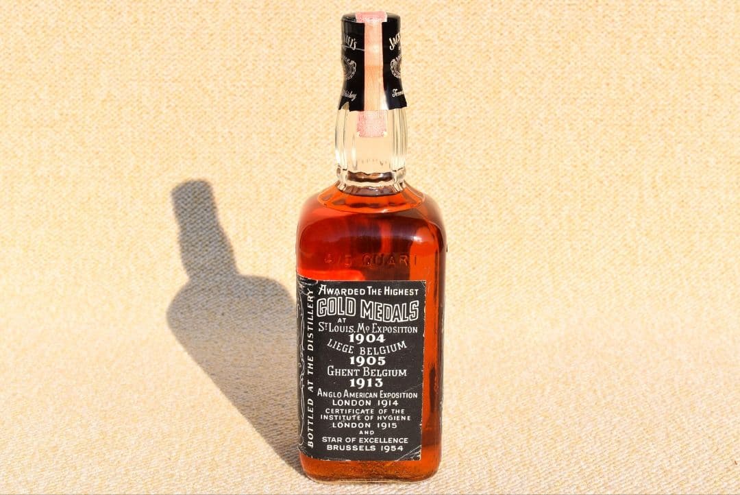 希少！■ ジャックダニエル 旧ボトル 4/5QUART 赤紙封印 45% ■