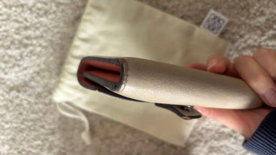 LOEWEトライフォールド ウォレット（ソフトグレインカーフ）ライトオー