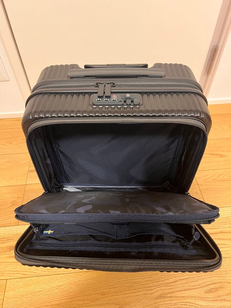 innovator inv20 スーツケース　機内持ち込み