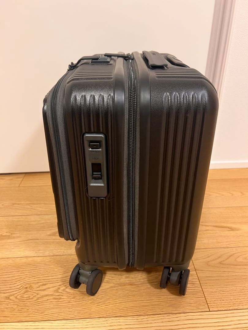 innovator inv20 スーツケース　機内持ち込み