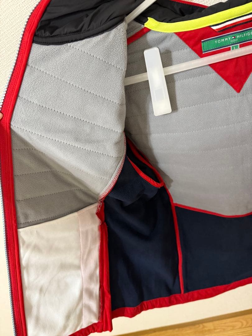   フード付きジャケット レッド