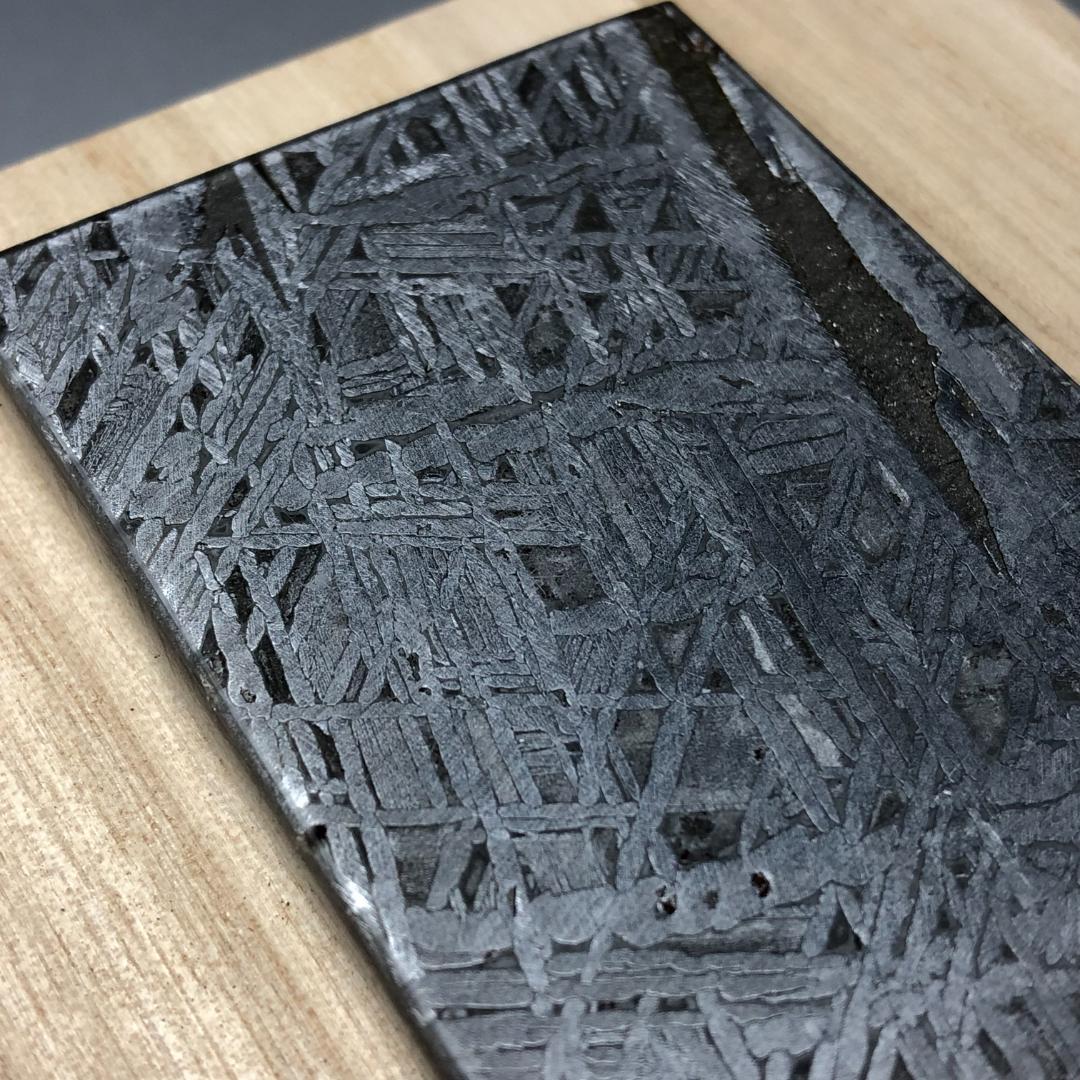 アルタイ隕石　 鉄隕石　メテオライト鉄隕石　原石 美品　重さ約193ｇ