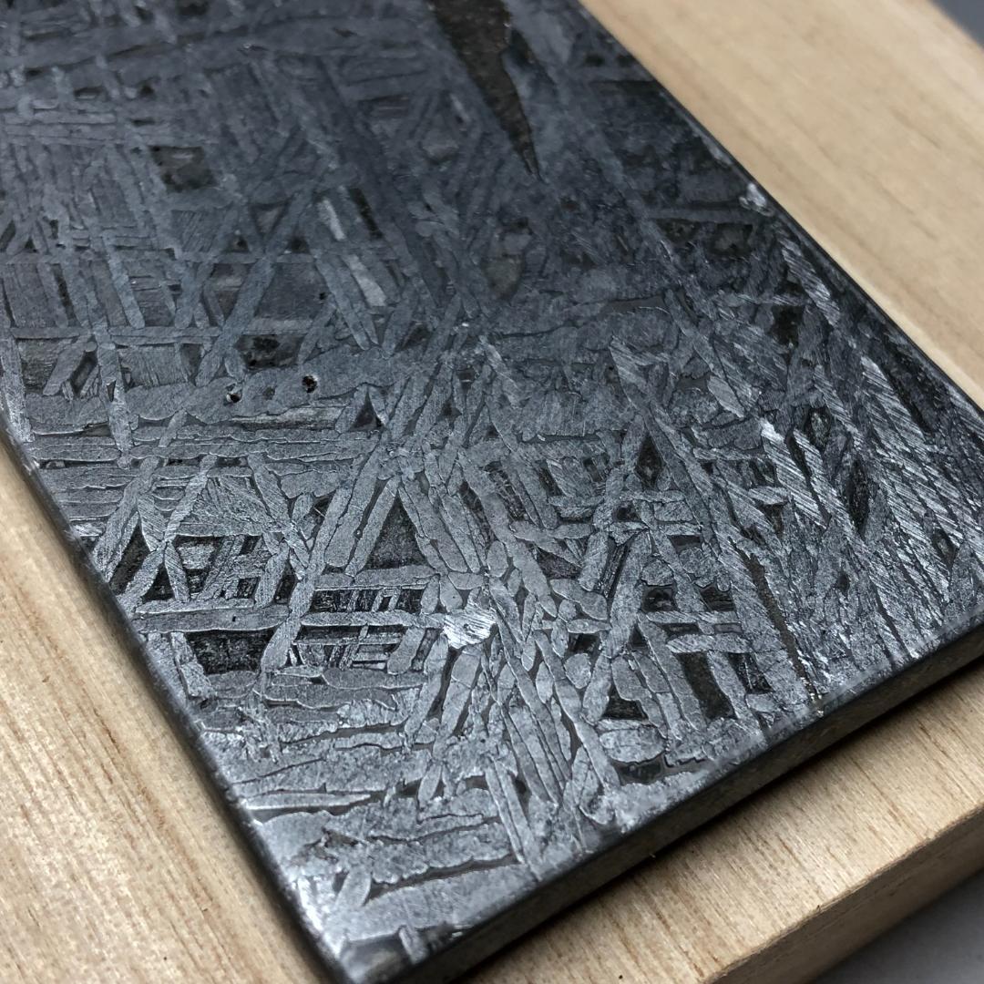 アルタイ隕石　 鉄隕石　メテオライト鉄隕石　原石 美品　重さ約193ｇ