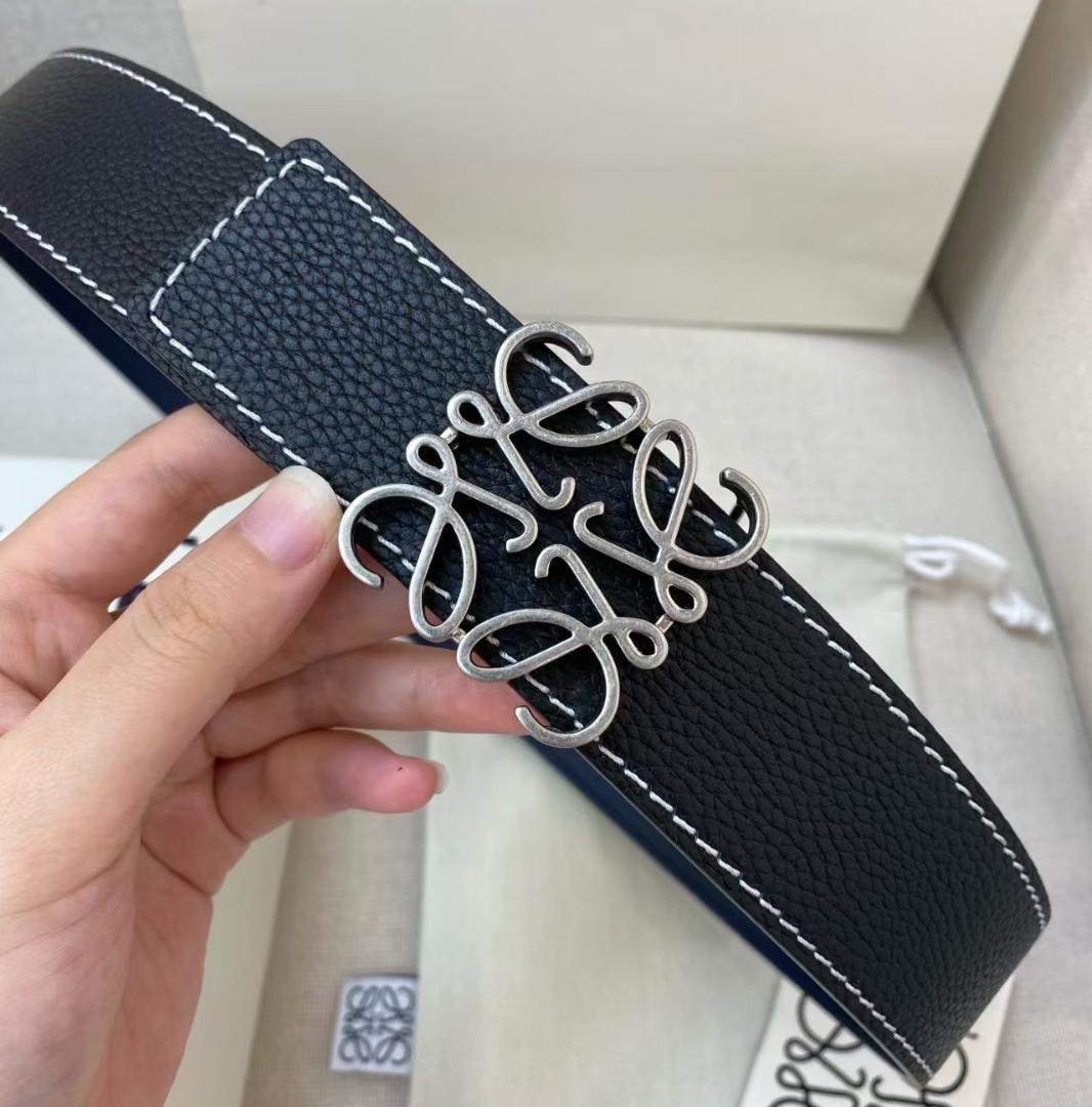 早い者勝ち！ブラックレザーベルト 装飾バックル