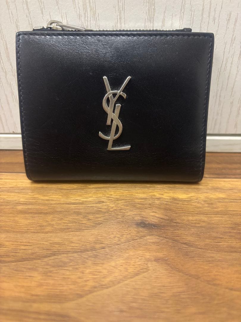 SAINT LAURENT 黒 レザー 二つ折り財布