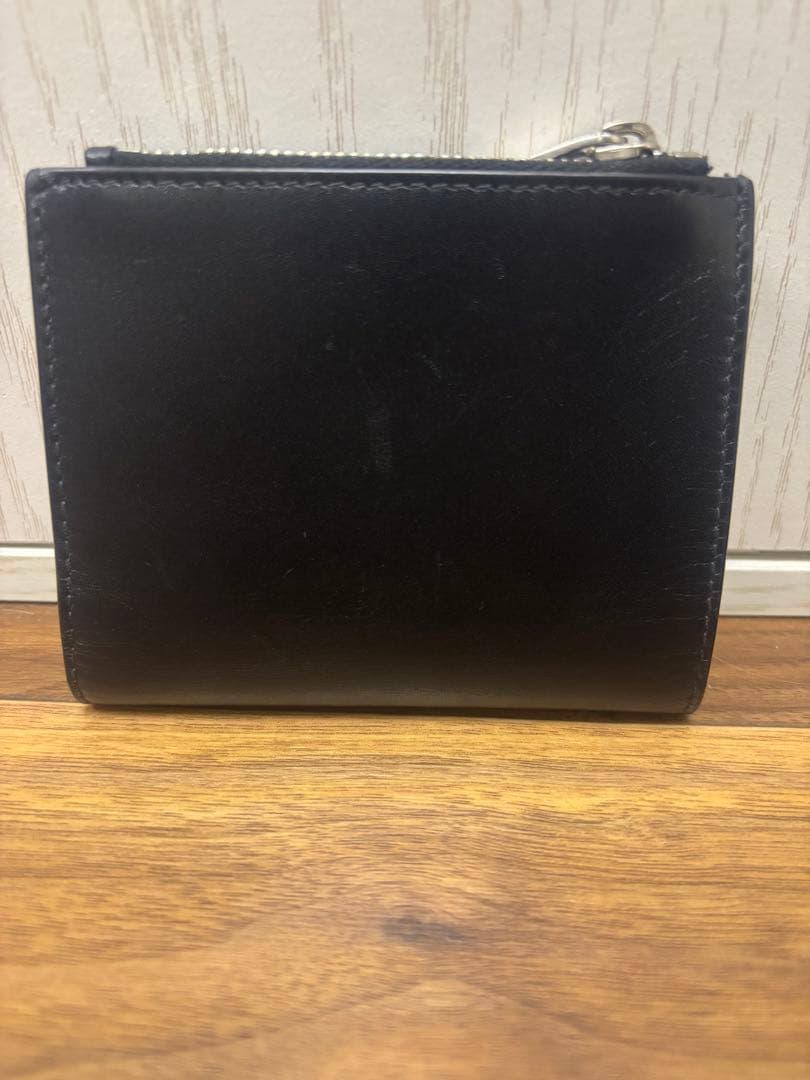 SAINT LAURENT 黒 レザー 二つ折り財布