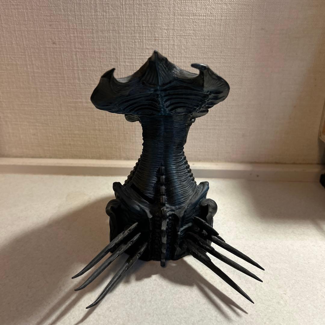 エイリアンクイーン　リアル貯金箱　エイリアン2