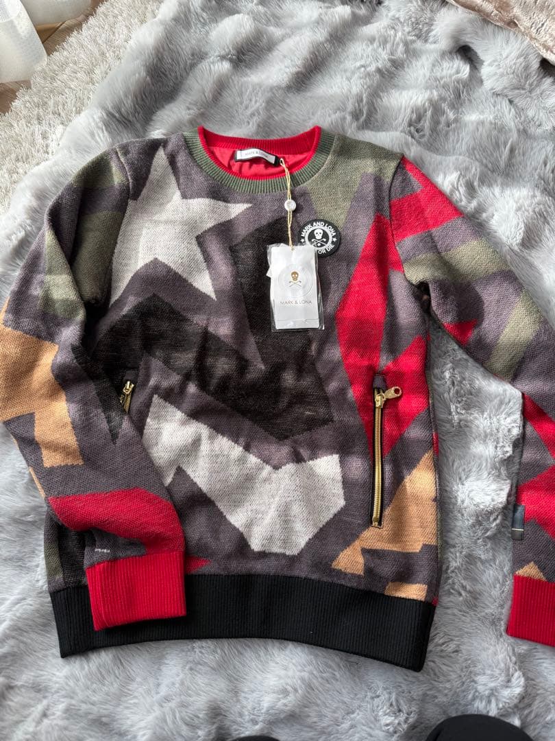 新品マークアンドロナニット