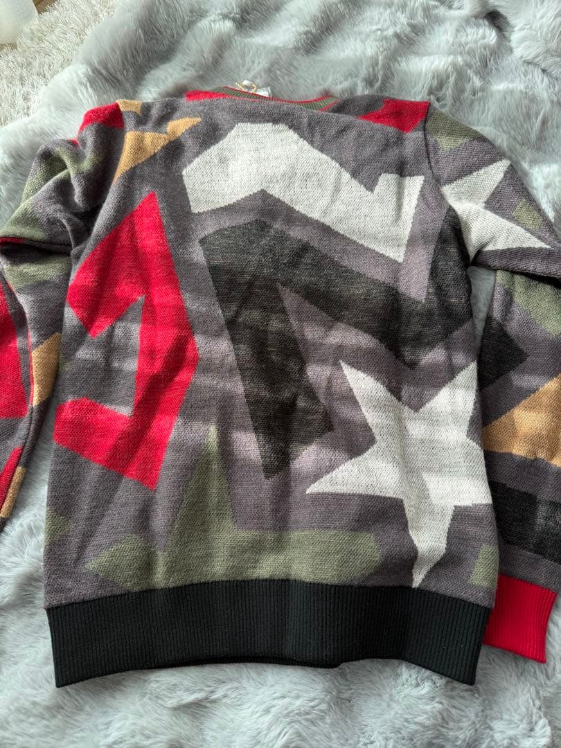 新品マークアンドロナニット