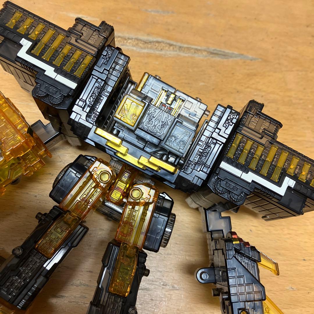 ミニプラ　動物戦隊　ジュウオウジャー　クリア　ワイルドトウサイドデカキング　食玩