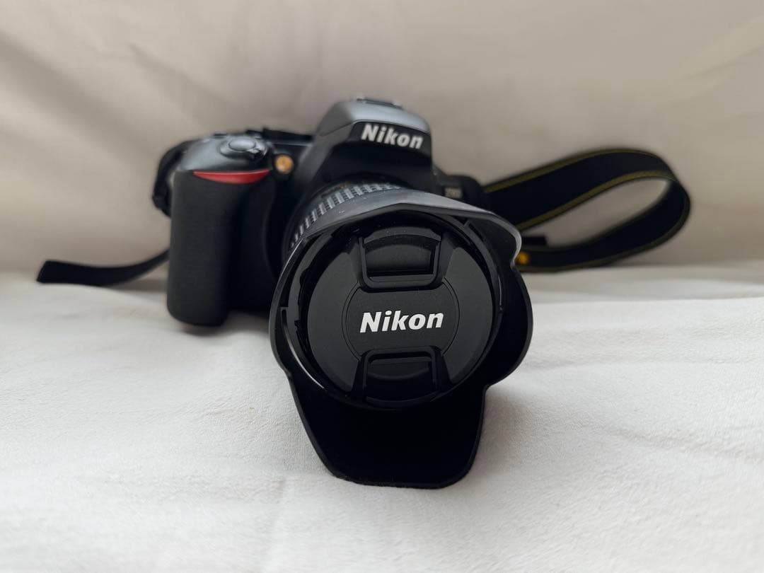 Nikon D5600一眼レフカメラ ダブルズームキット