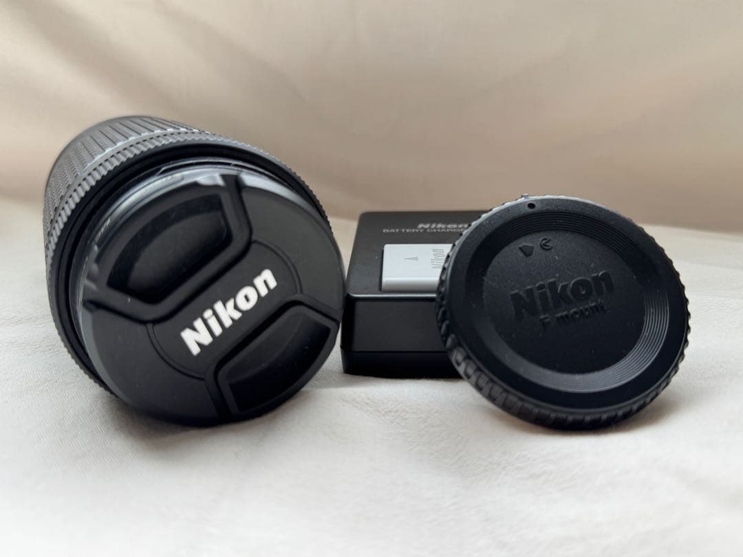 Nikon D5600一眼レフカメラ ダブルズームキット