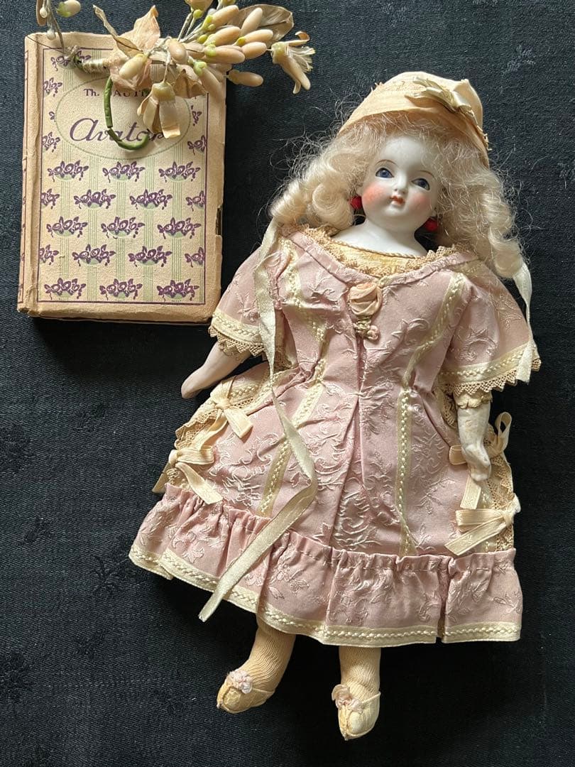 アンティークフランスドールビスクドールロココリボントリムドレス帽子セット