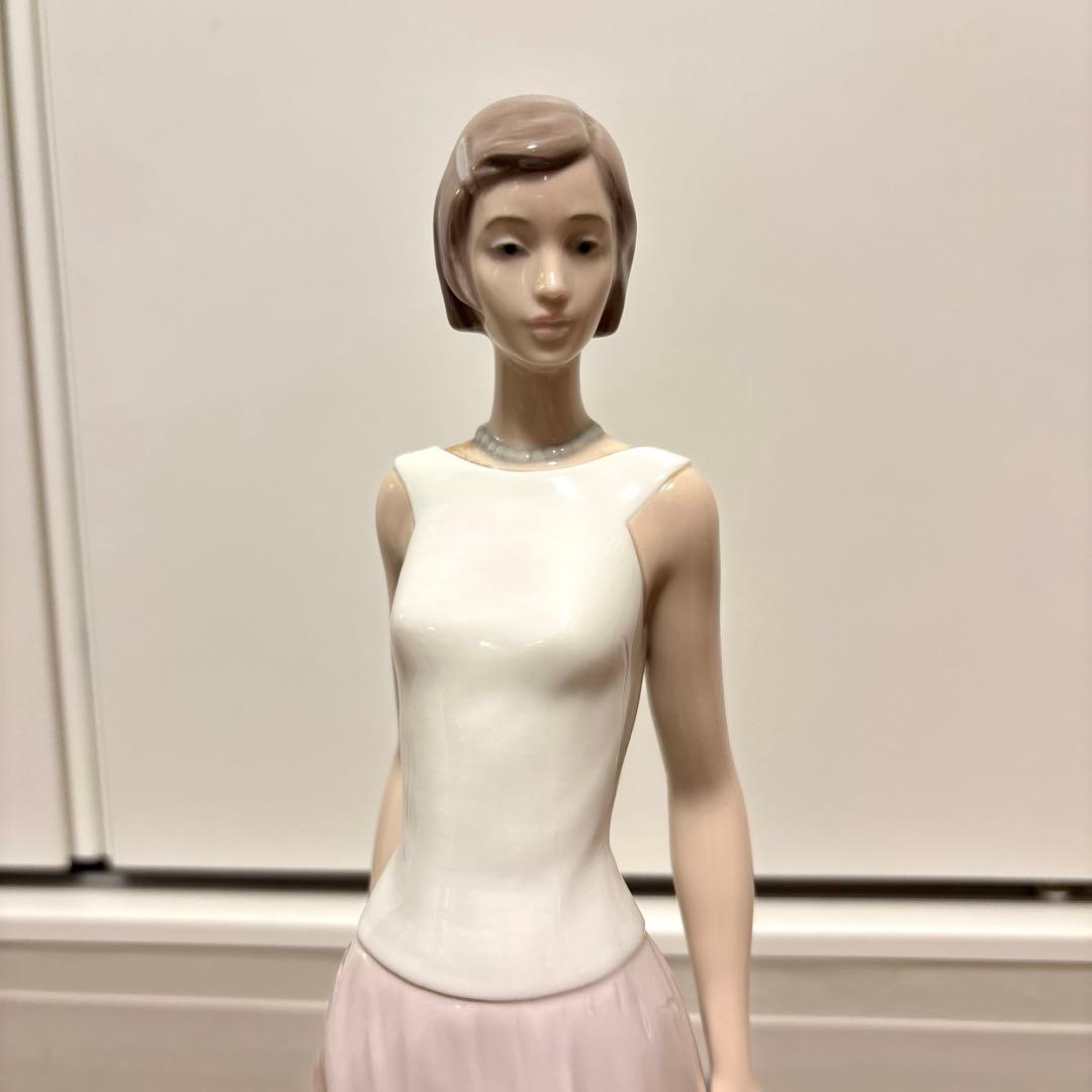 絶盤　大型　リヤドロ　LLADRO スズラン　フィギュア　置き物　工芸品