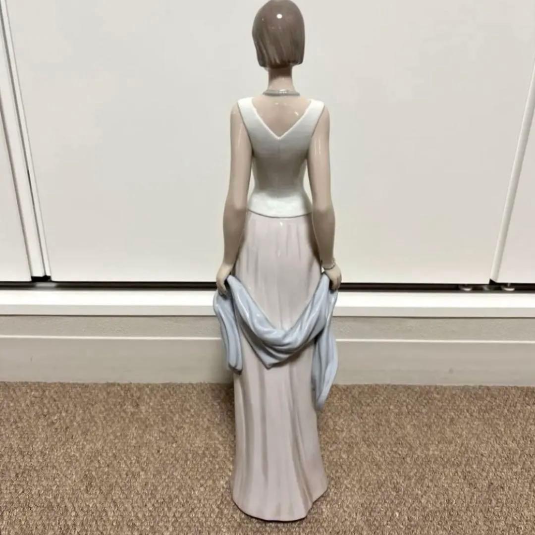 絶盤　大型　リヤドロ　LLADRO スズラン　フィギュア　置き物　工芸品