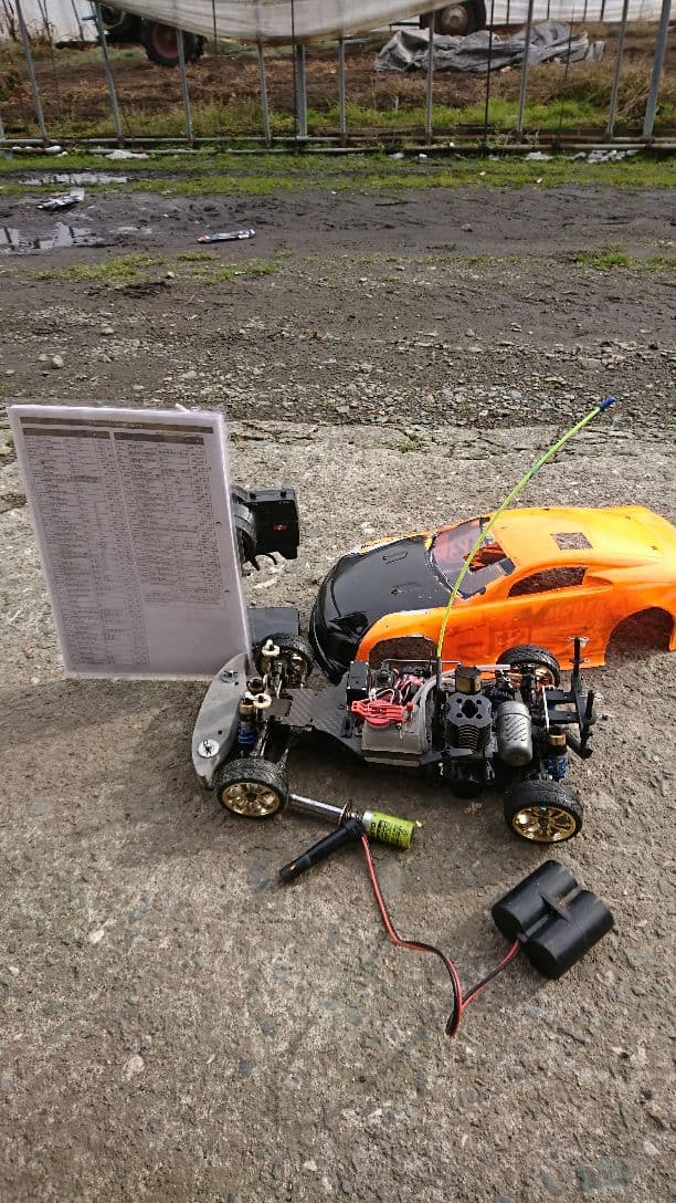 京商 エンジンラジコンカー