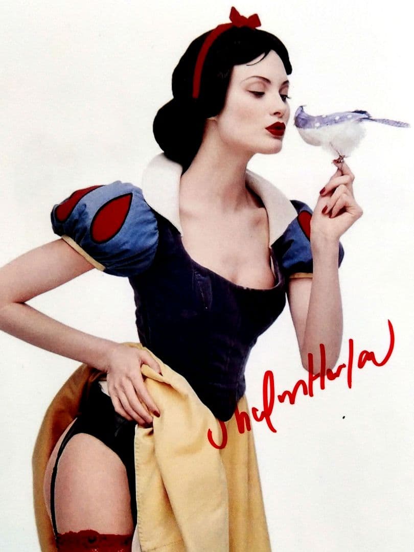 シャローム・ハーロウ直筆サイン入り超 特大写真…カナダ出身のスーパーモデル…