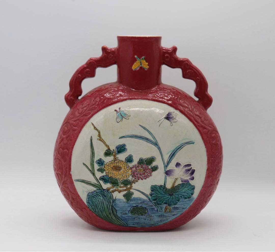 中国　大清乾隆年製銘　粉彩花卉胡蝶紋扁瓶　送料込み0316