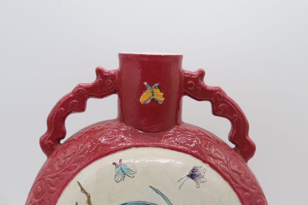 中国　大清乾隆年製銘　粉彩花卉胡蝶紋扁瓶　送料込み0316