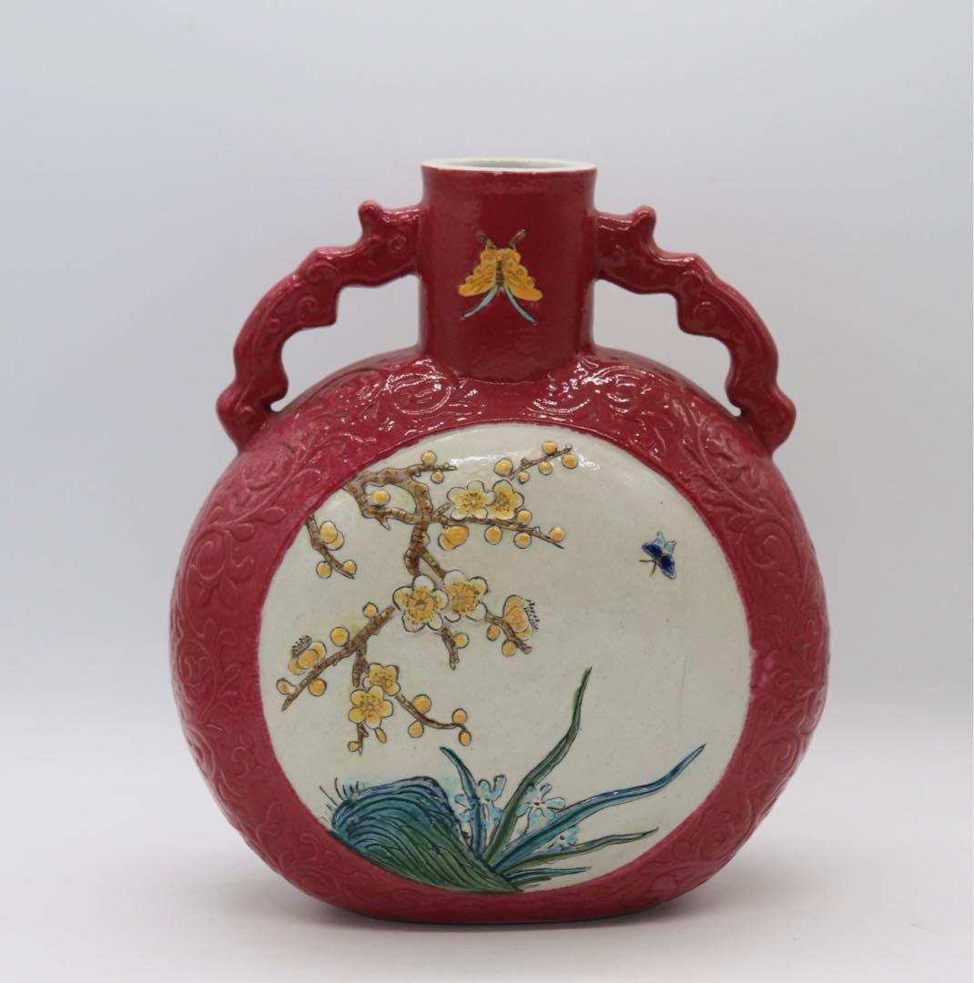 中国　大清乾隆年製銘　粉彩花卉胡蝶紋扁瓶　送料込み0316