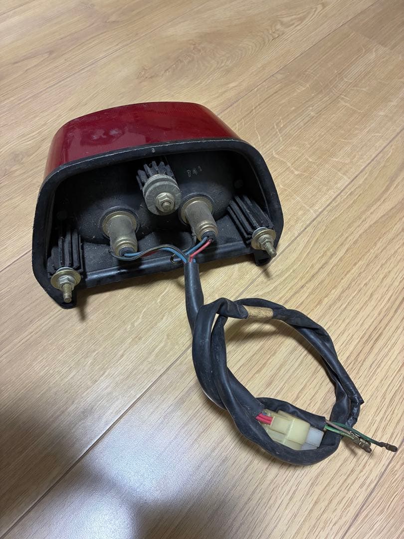 カワサキ　ゼファーχ ゼファーカイ　純正テールランプ　ゼファー400