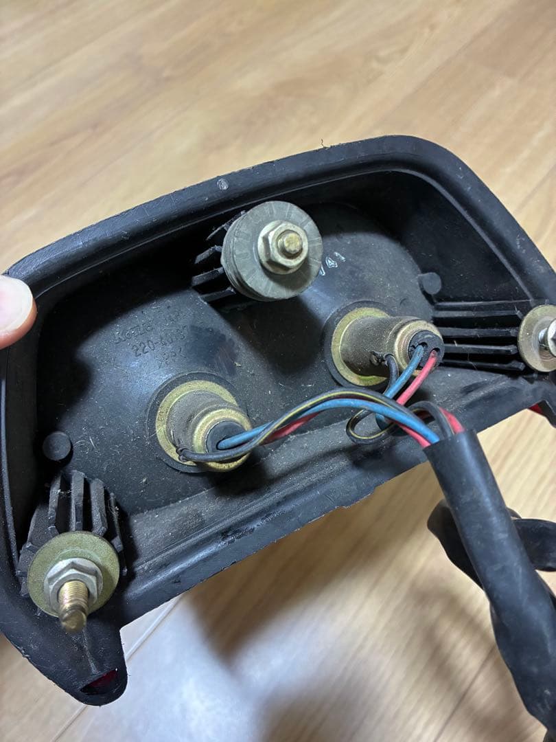 カワサキ　ゼファーχ ゼファーカイ　純正テールランプ　ゼファー400