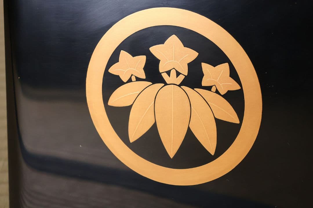 輪島塗 蒔絵家紋付 五段重 丸に笹竜胆 内朱塗 艶消 木製 重箱【MA744】