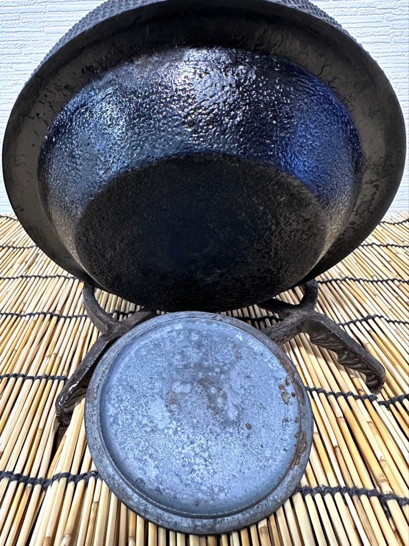 未使用保管品、栞付 南部盛栄堂造　１５型アラレ 鉄瓶 南部鉄瓶 南部鉄器　鉄瓶