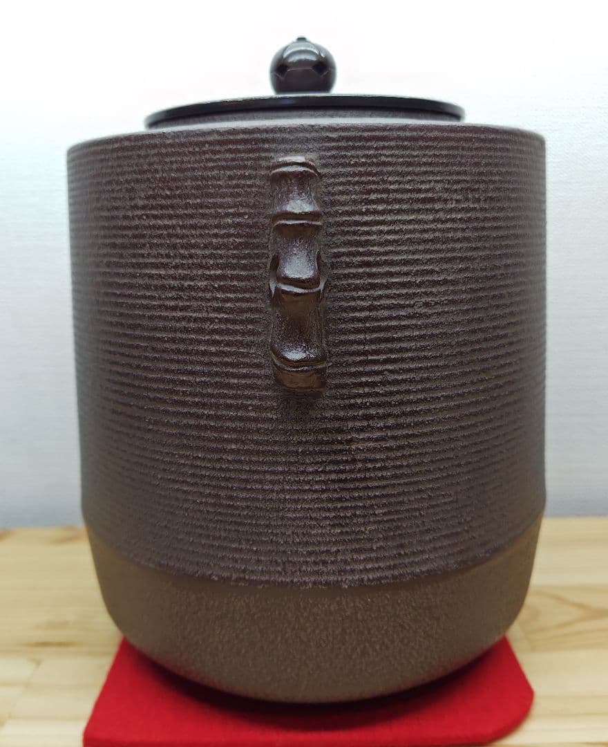 送料込【逢絢亭】茶道具 釜 筒釜 糸目模様 釜師 高橋敬典 共箱入り