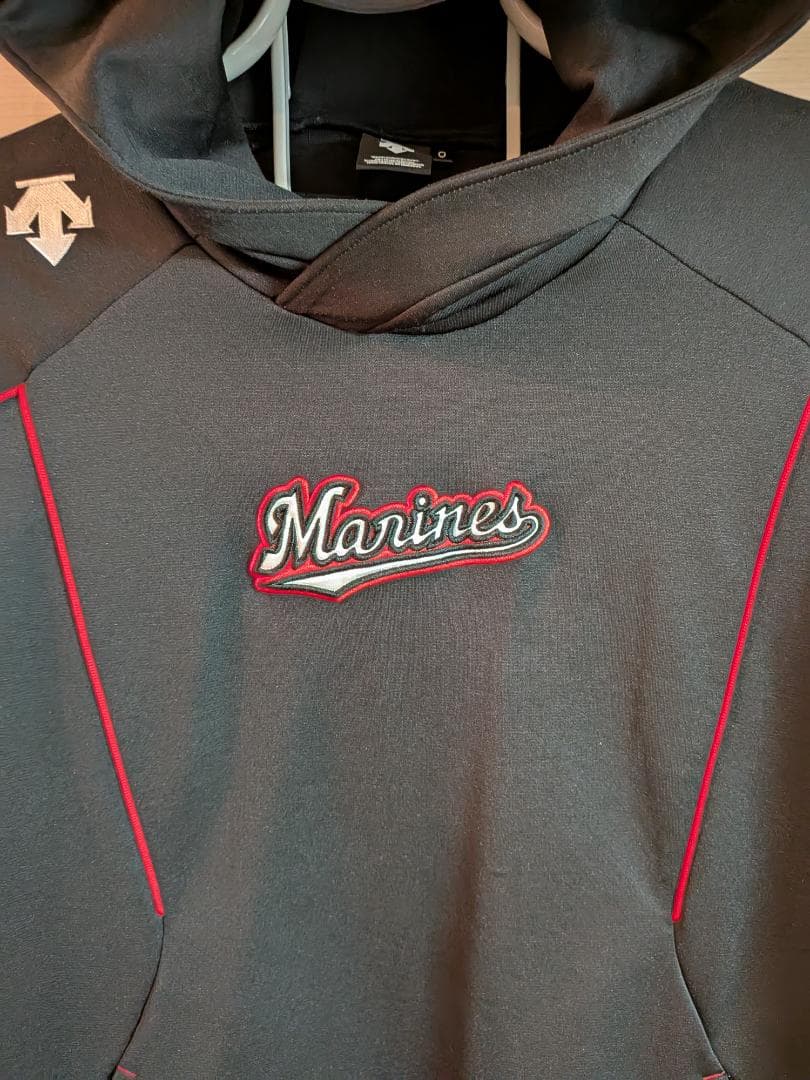 美品　千葉ロッテマリーンズ　練習用パーカー　使用感有り　サイズはXＬ