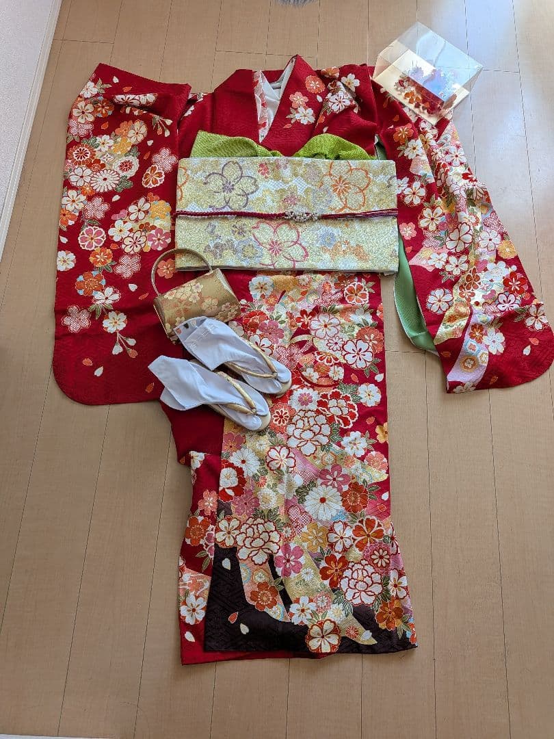 【振袖フルセット 】レトロ古典柄 成人式 前撮り 小物完備　赤