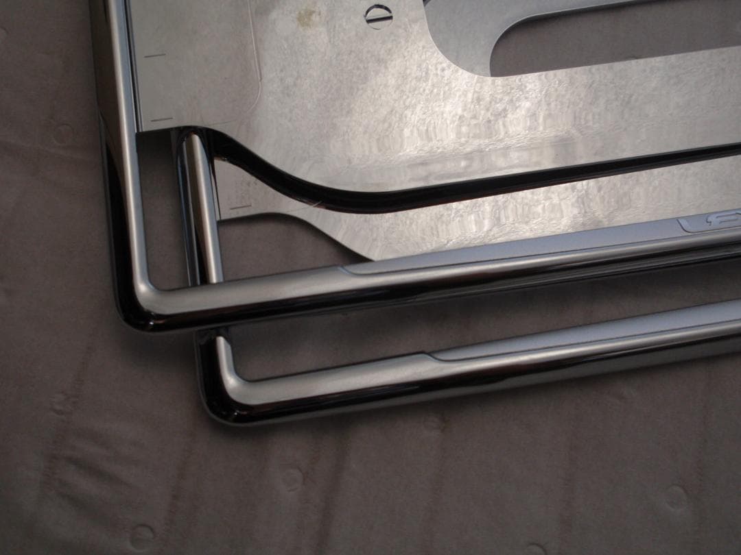 封印簡単　レクサス純正ナンバーフレーム + 純正ロックボルト　前後セット 　新品