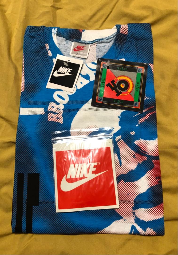 NIKE SPIKELEE Tシャツ