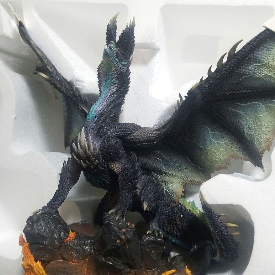 モンスターハンター 煌黒龍 アルバトリオン フィギュア
