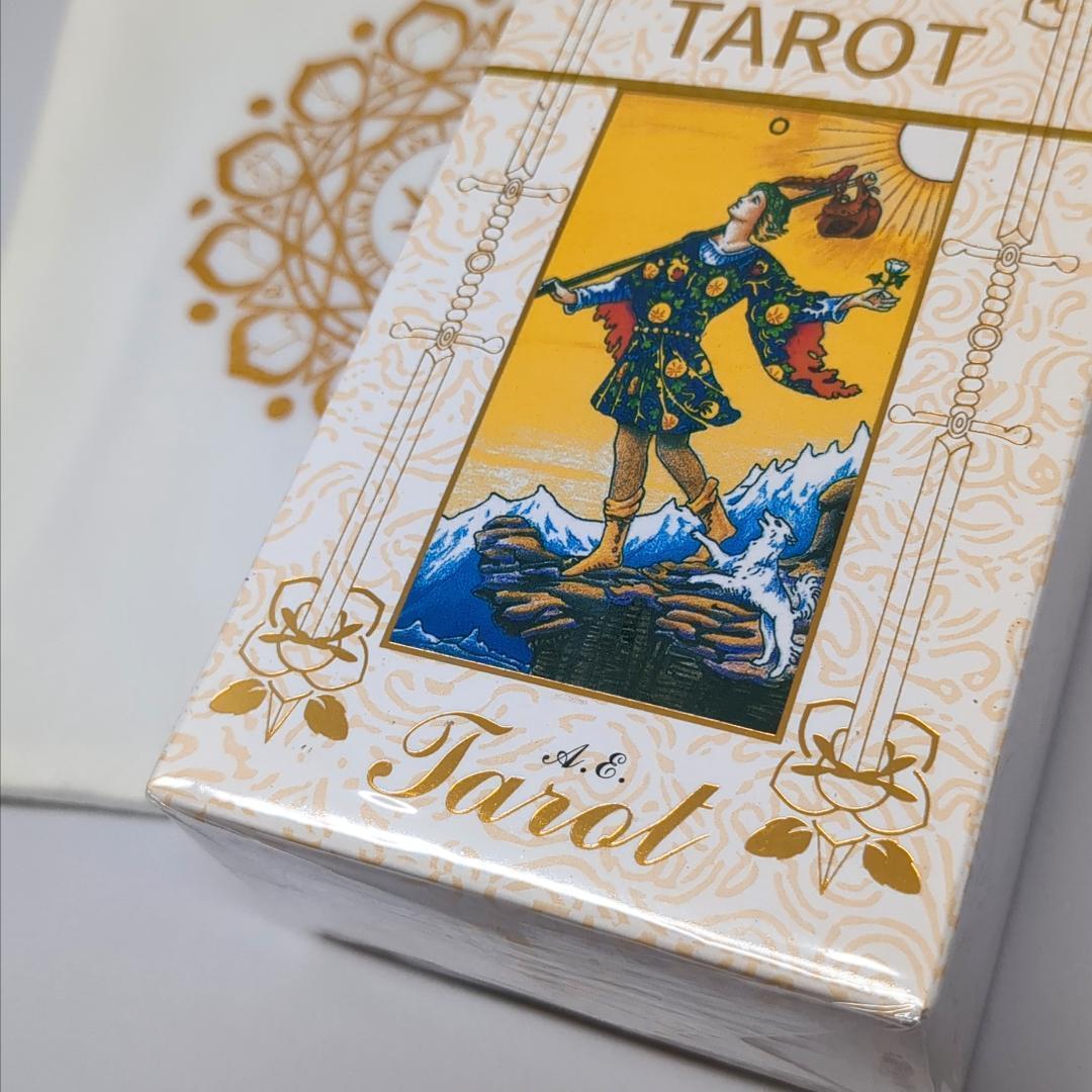 【正規品タロットカード】上品で高級感溢れる✨ホワイト×ゴールドの箔押しタロット