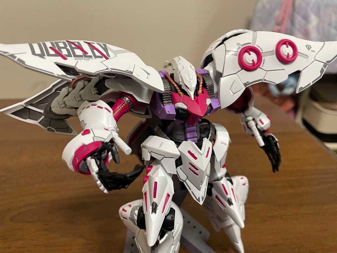 【完成品】海外製プラモデル 女王の乗り物 キュベレイ